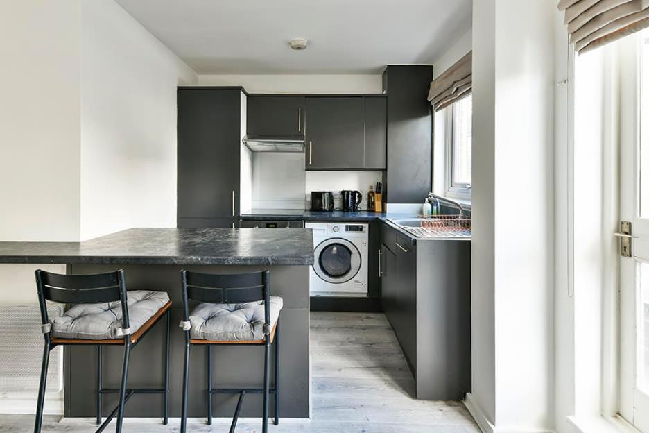 Elden No3 London